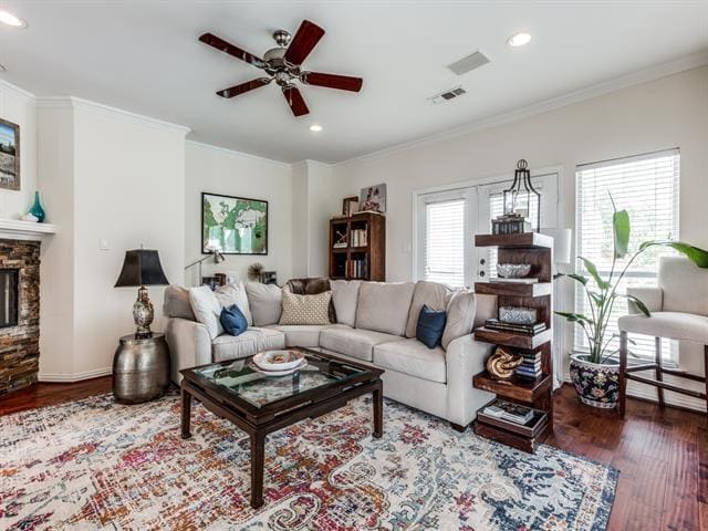 Building Photo - 5735 Richmond Ave