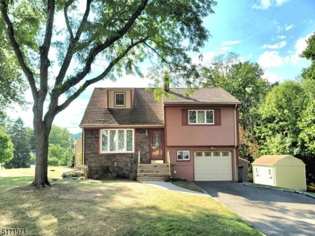 Primary Photo - 10 Birch Ln
