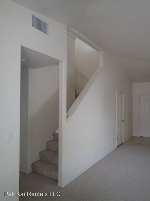 Building Photo - 122 Luakaha Cir