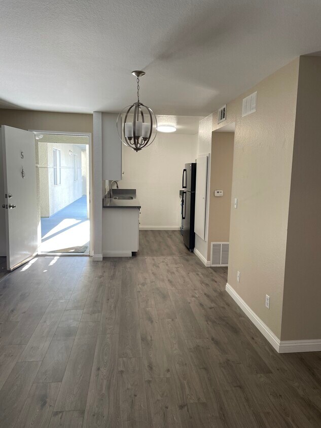 931 Tularosa Dr Unit 5, Los Angeles, CA 90026 Apartments in Los