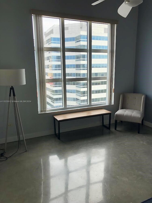 Foto del edificio - 313 NE 2nd St
