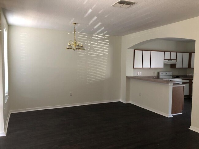 Foto del edificio - 1574 Blue Magnolia Rd