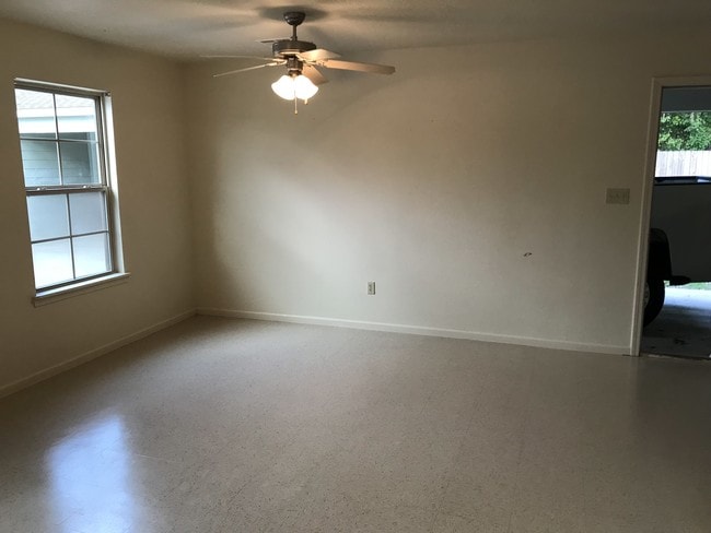 Living room - 4117 Maplewood Dr
