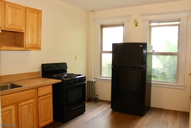 Building Photo - 174 N 17th St