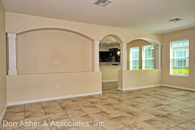 Building Photo - 3 br, 2.5 bath House - 10243 Lake District...