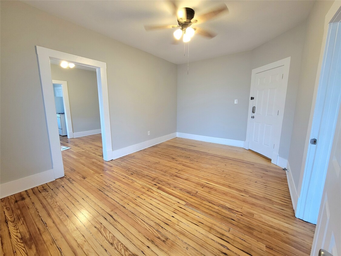 Primary Photo - 2111 Freeman St
