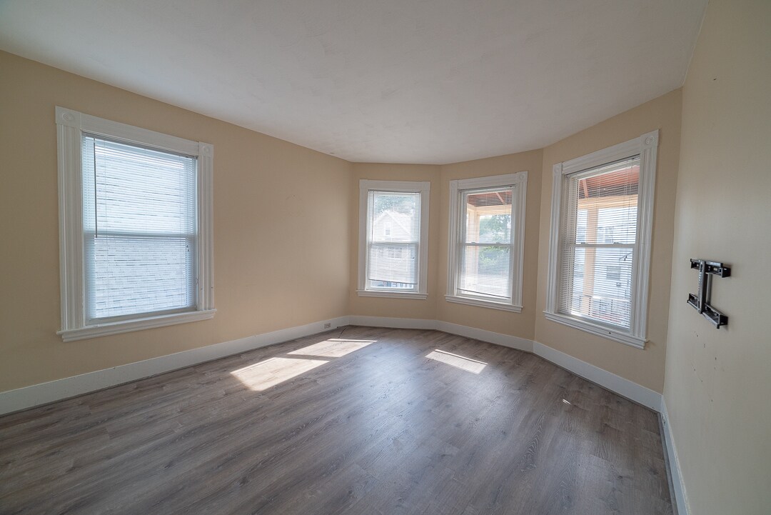 Living Room - 21 Granville Ave