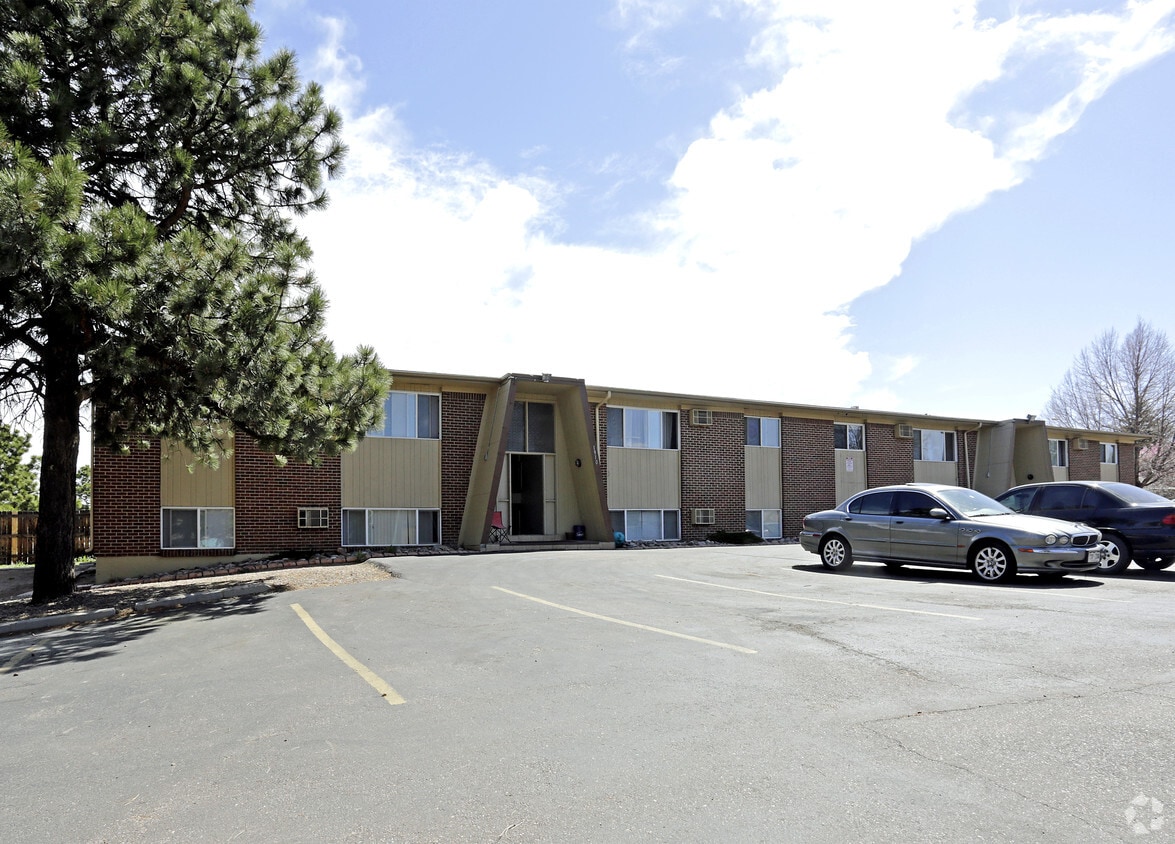 Building Photo - Forest Apartments