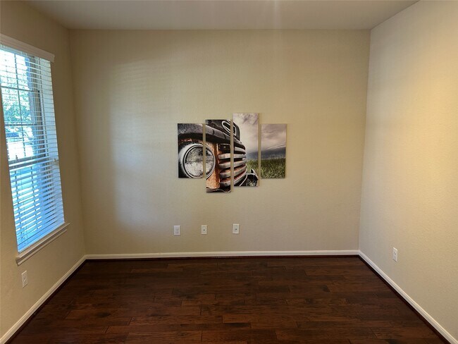 Foto del edificio - 6819 Hunters Trace Ln