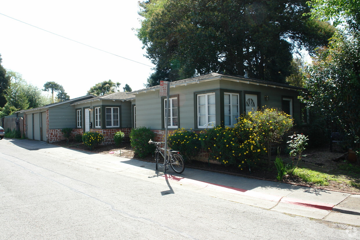 Primary Photo - 2169 Acton St