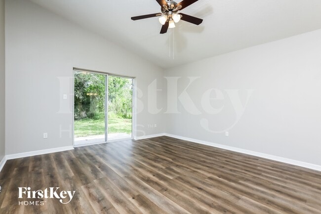 Building Photo - 1683 Christopher St