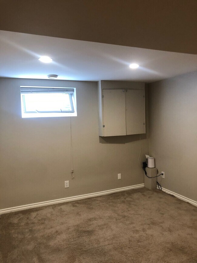 Photo du bâtiment - 2 Bed 1 Bath Unit in Edmonton, AB