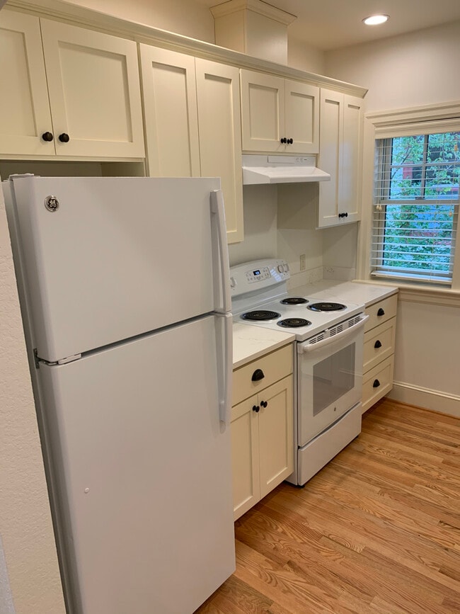 Kitchen - 1705 Taylor Ave N