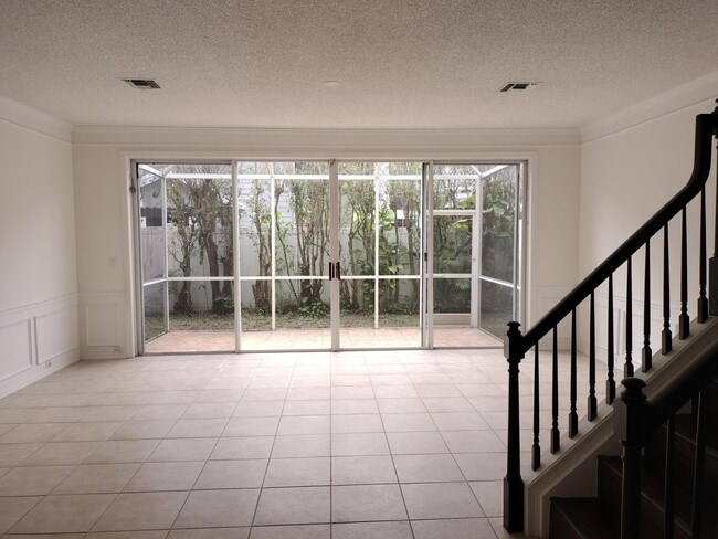 Building Photo - 5471 Grand Park Pl