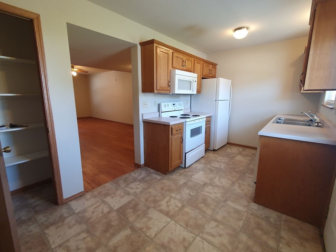 Primary Photo - 20304 Skyview Dr