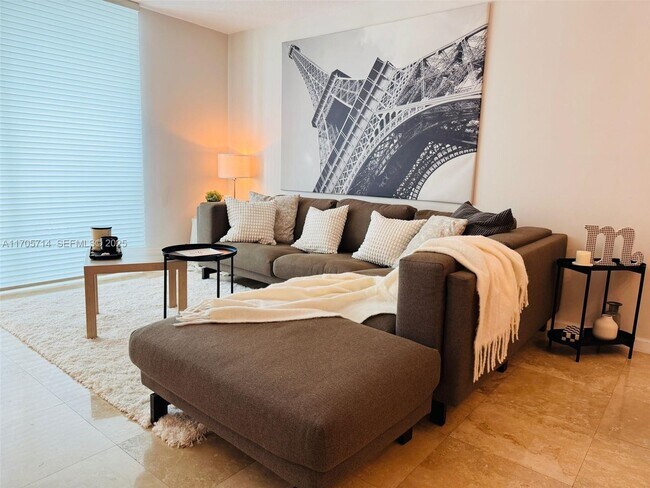 Foto del edificio - 1200 Brickell Bay Dr