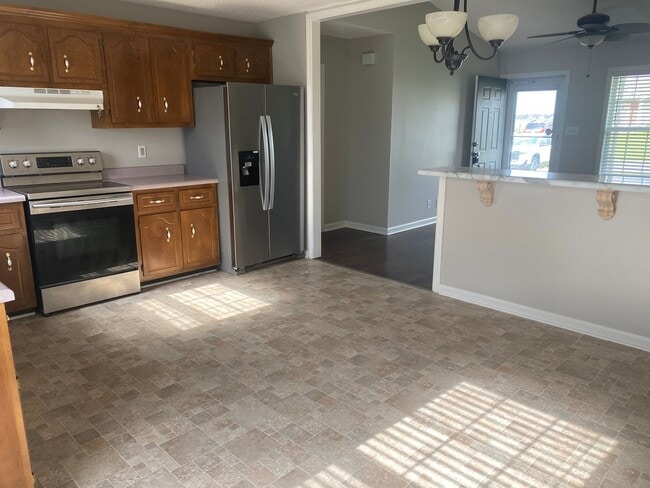 Building Photo - Cute 3 Bedroom MINUTES from Gate 1 At Ft C...