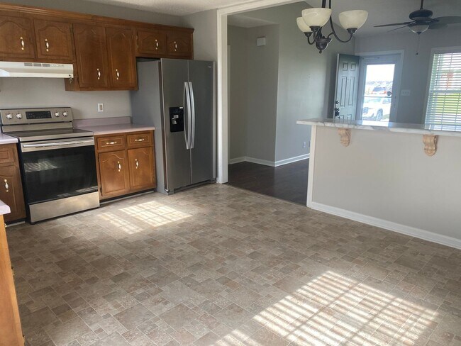 Foto del edificio - Cute 3 Bedroom MINUTES from Gate 1 At Ft C...
