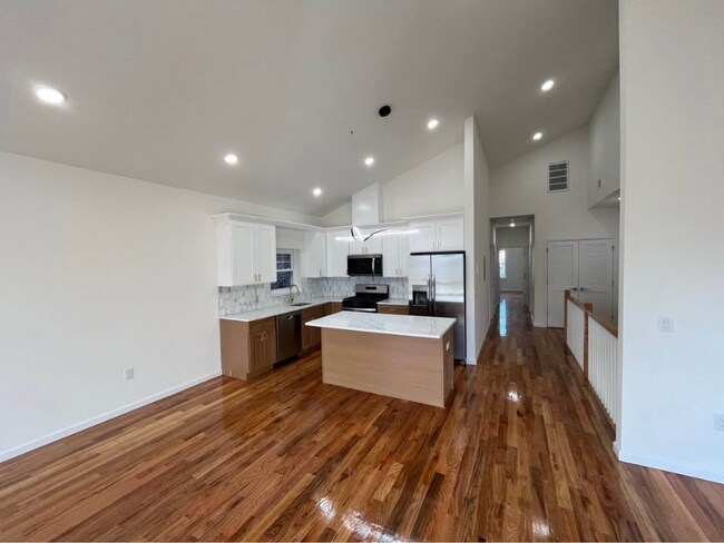 Building Photo - 121 Osborne Terrace