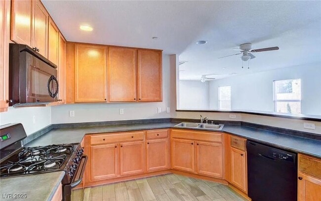 Building Photo - 9012 Tropical Tide Ct