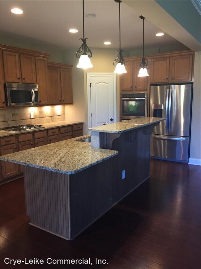 Building Photo - 4 br, 3.5 bath House - 405 Victorian Park ...