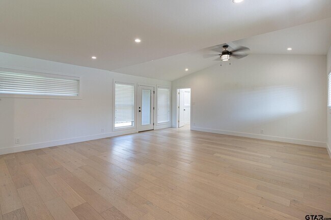 Foto del edificio - 3225 S Donnybrook Ave
