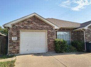 Building Photo - 5725 Swords Dr