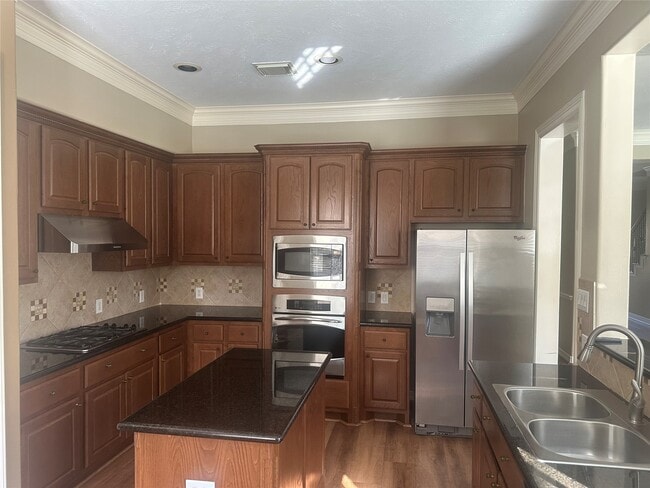 Building Photo - 11627 Royal Oaks Trce