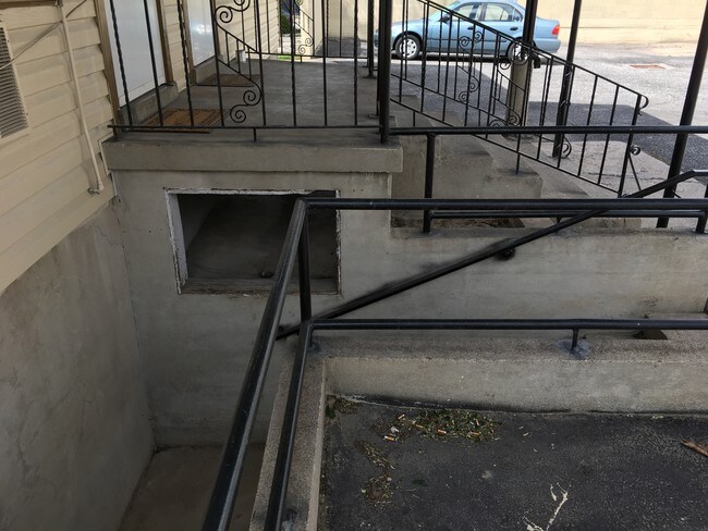 Foto del edificio - 846 E 25th St