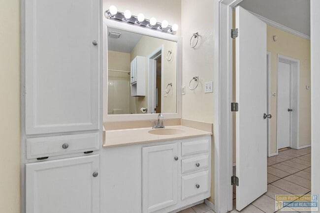 Foto del edificio - 813 N Shore Dr