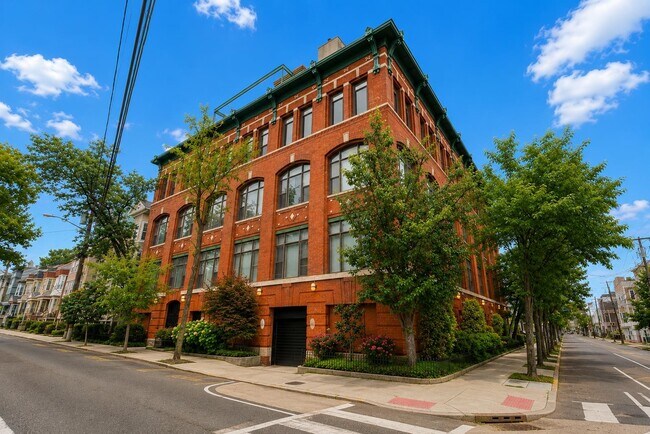 Foto del edificio - 120 Sherman Ave