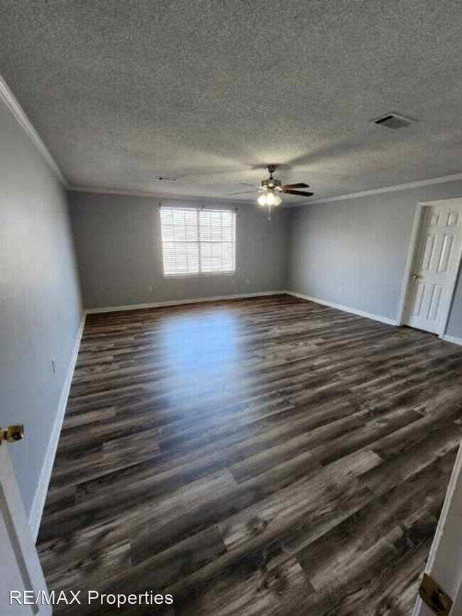 Foto del edificio - 3 br, 2 bath House - 12433 Coursey Blvd