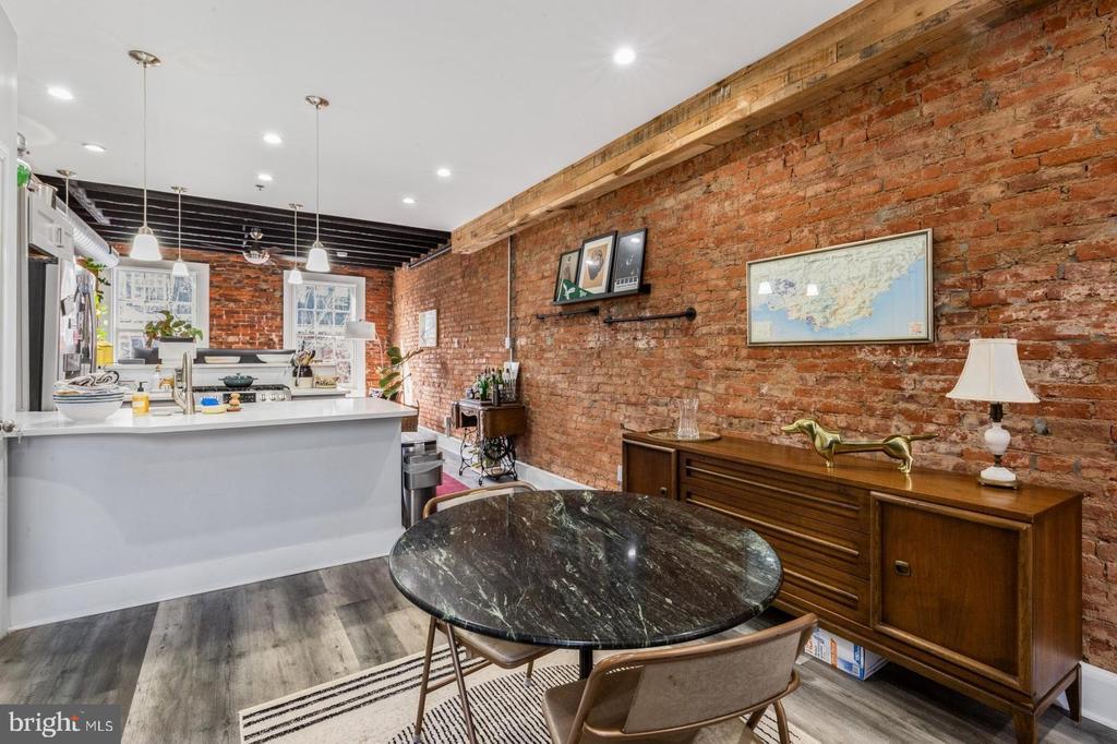 Foto principal - 927 Clinton St