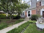 Foto principal - Delightful End-Unit Townhome in Courts of ...
