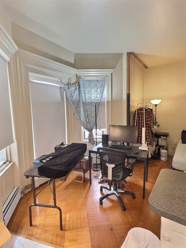 22 Garrison Rd Unit 3F, Brookline, MA 02445 Apartments in Brookline