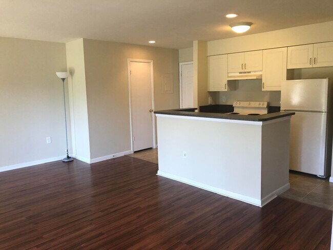 Building Photo - 4855 Via Palm Lakes