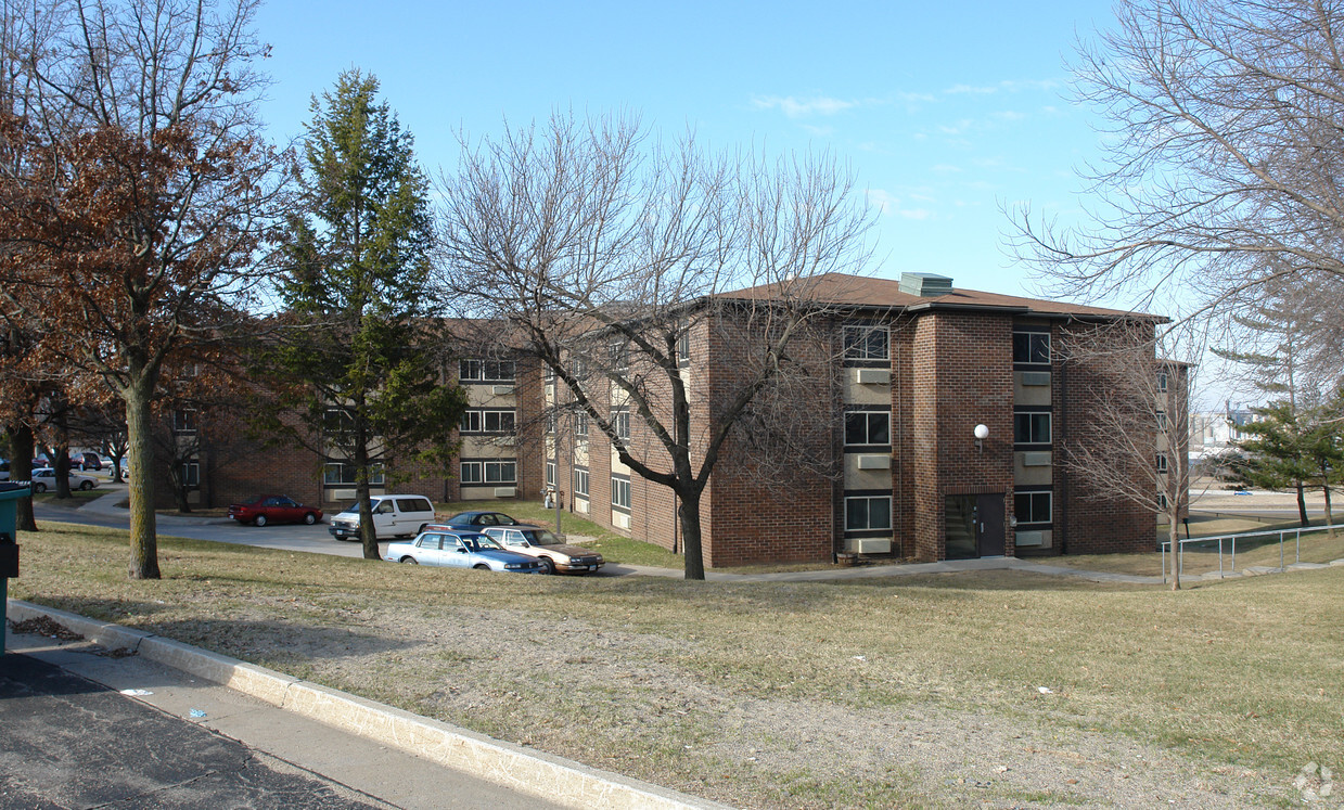 Primary Photo - Stonecrest Apartments