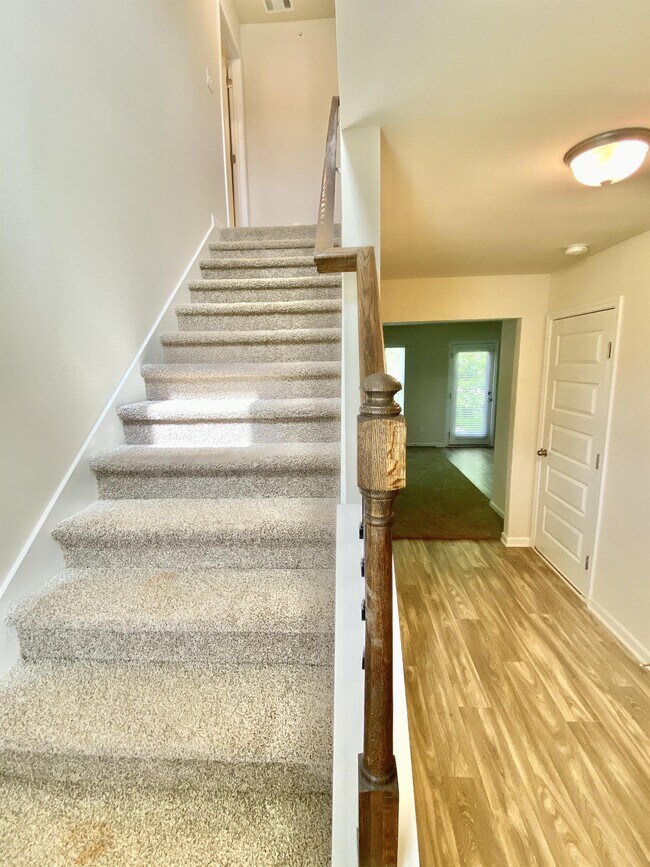 Building Photo - 661 Carlton Pointe Dr