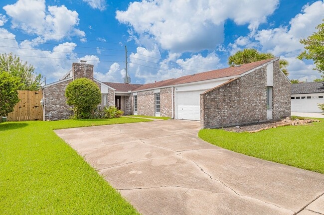 Building Photo - 13911 Locke Ln