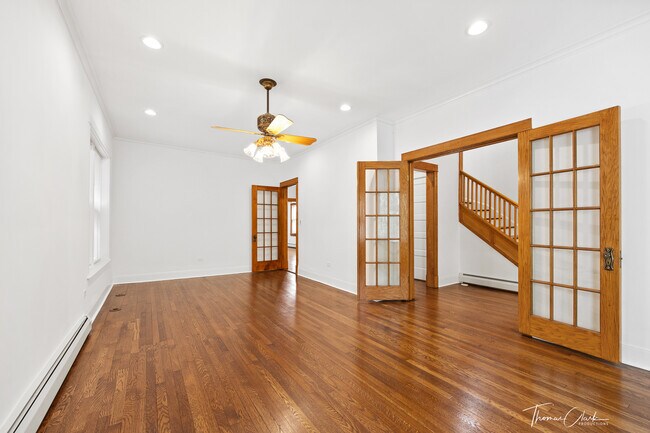 Building Photo - 2310 N Sawyer Ave