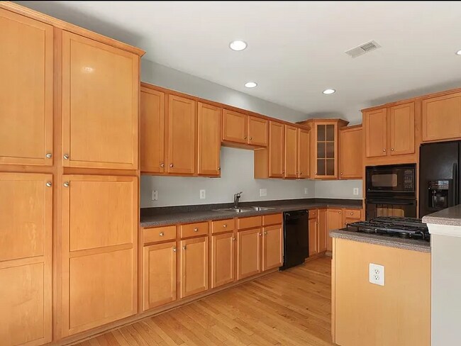 Foto del edificio - 1110 Posey Ln