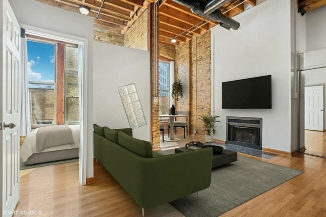 Building Photo - 525 N Halsted St