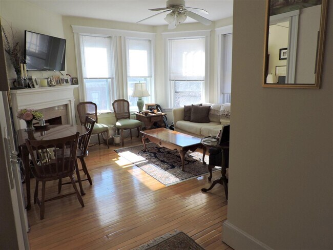 Building Photo - 6 Goodman Rd