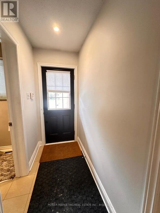 Building Photo - 5 Fulham Ct