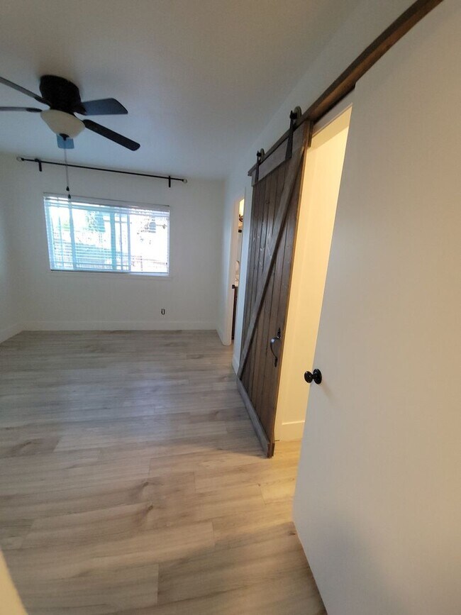 Foto del edificio - SMALL COZY 4BD/2BA HOME WITH POOL/ *UTILIT...