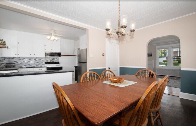 Foto del edificio - Spacious 3 Bedroom Duplex