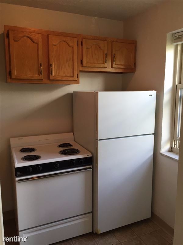 Building Photo - 5559 Bartlett St