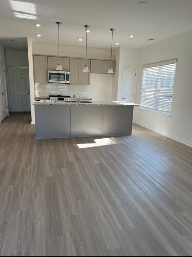 Foto del edificio - 2230 Zeva Cir