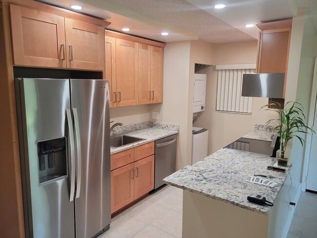 Building Photo - 588 Trace Cir