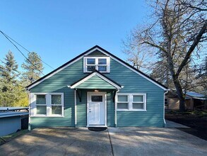 Building Photo - 3511 Willamette St